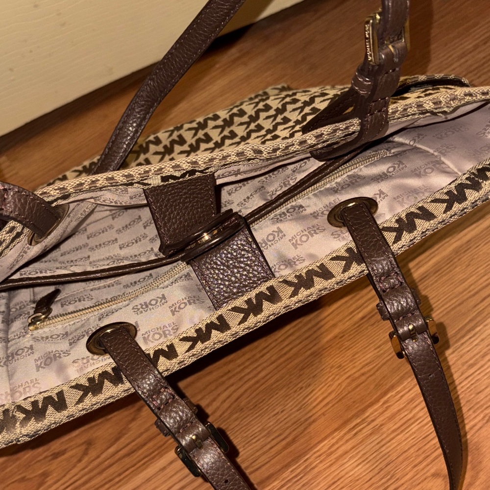 Michael Kors MK Signature Tan and Brown Tote With Buckle Detail Straps - Picture 6 of 8